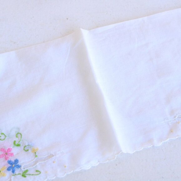Vintage Handkerchief, Pink Blue and Yellow Flower Embroidery on White Cotton - Picture 3 of 10